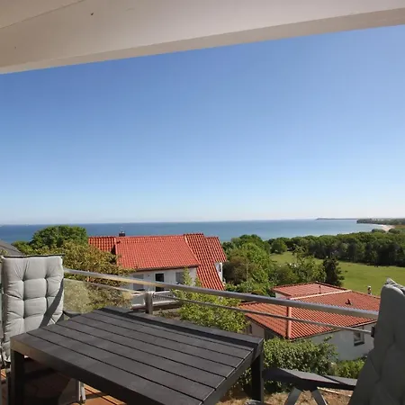 Meeresblick 67: Seaside Balcony With Ahoi Access Goehren (Ruegen)